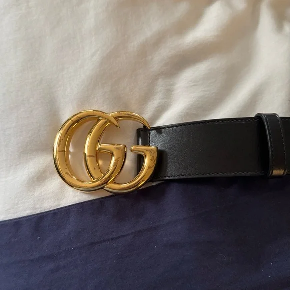 Gucci Marmont Belt Black/Gold Size 105 - Gently Used Authentic Gucci Belt Marmont Black Leather Golden Buckle  main image 2